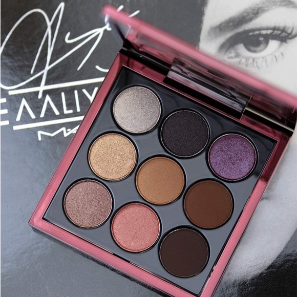 🌟LE🌟MAC x Aaliyah Collection Eyeshadow x 9- Age Ain’t Nothing - Picture 1 of 16